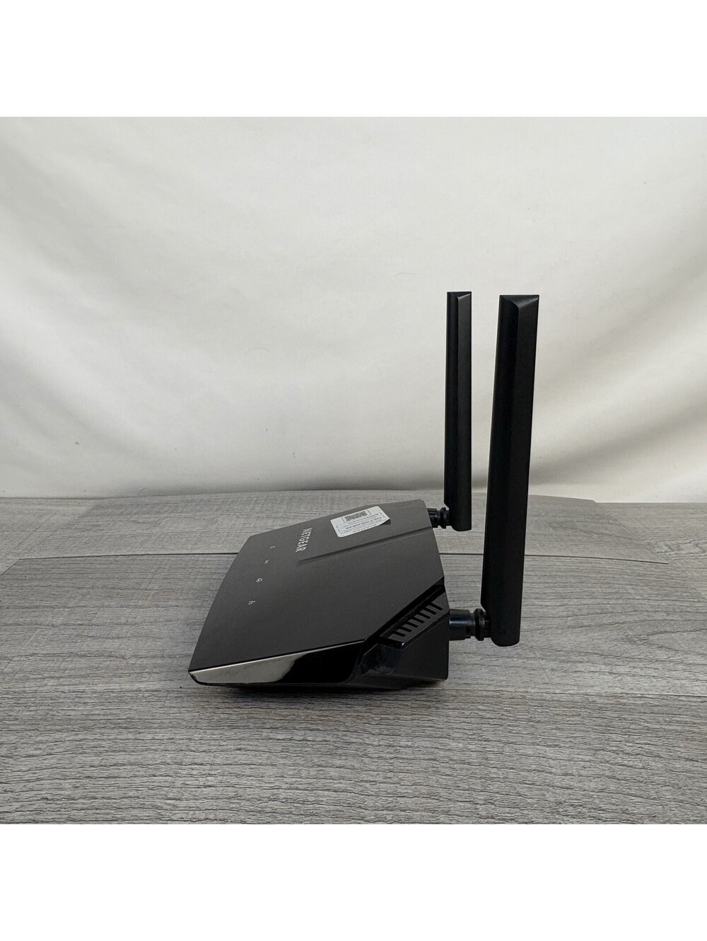 NETGEAR AC1200 Dual Band WiFi Router (Model R6120) w/ Power Adapter & Cable - Picture 5 of 8